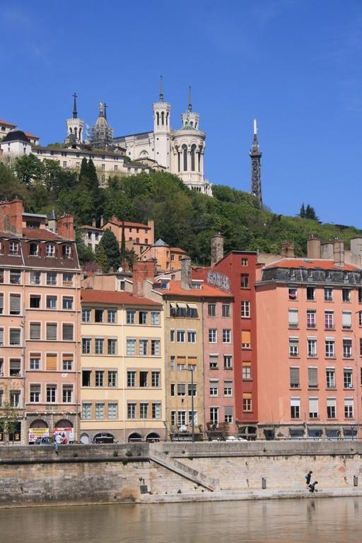 Logis Lyon Est Porte De L'Ain Hotel Saint-Maurice-de-Beynost Eksteriør billede